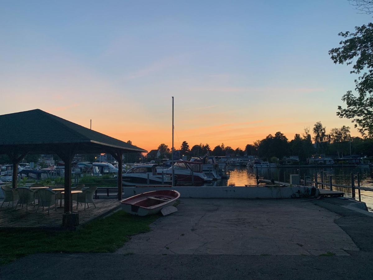 Alojamento Tiny House Oder Auf Der Sunset Marina *