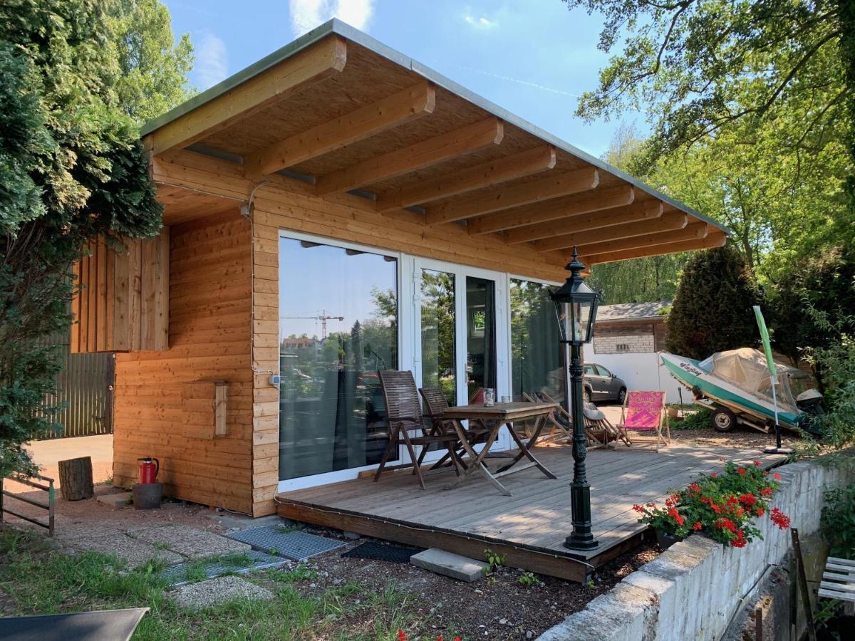 Tiny House Oder Auf Der Sunset Marina Alojamento Berlim