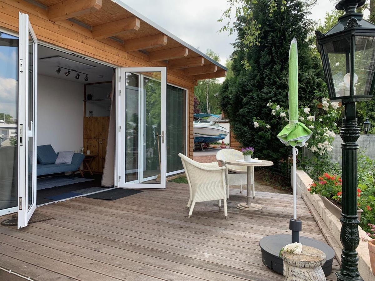 Tiny House Oder Auf Der Sunset Marina Berlim