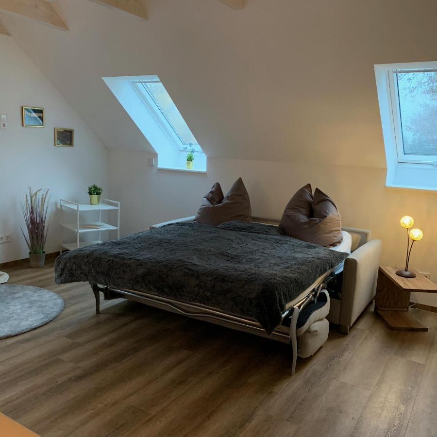 Tiny House Oder Auf Der Sunset Marina * Berlim