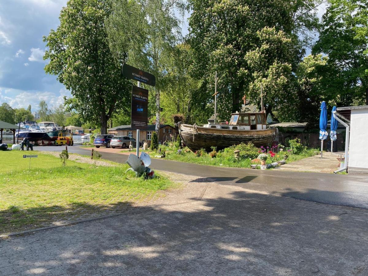 Alojamento Tiny House Oder Auf Der Sunset Marina